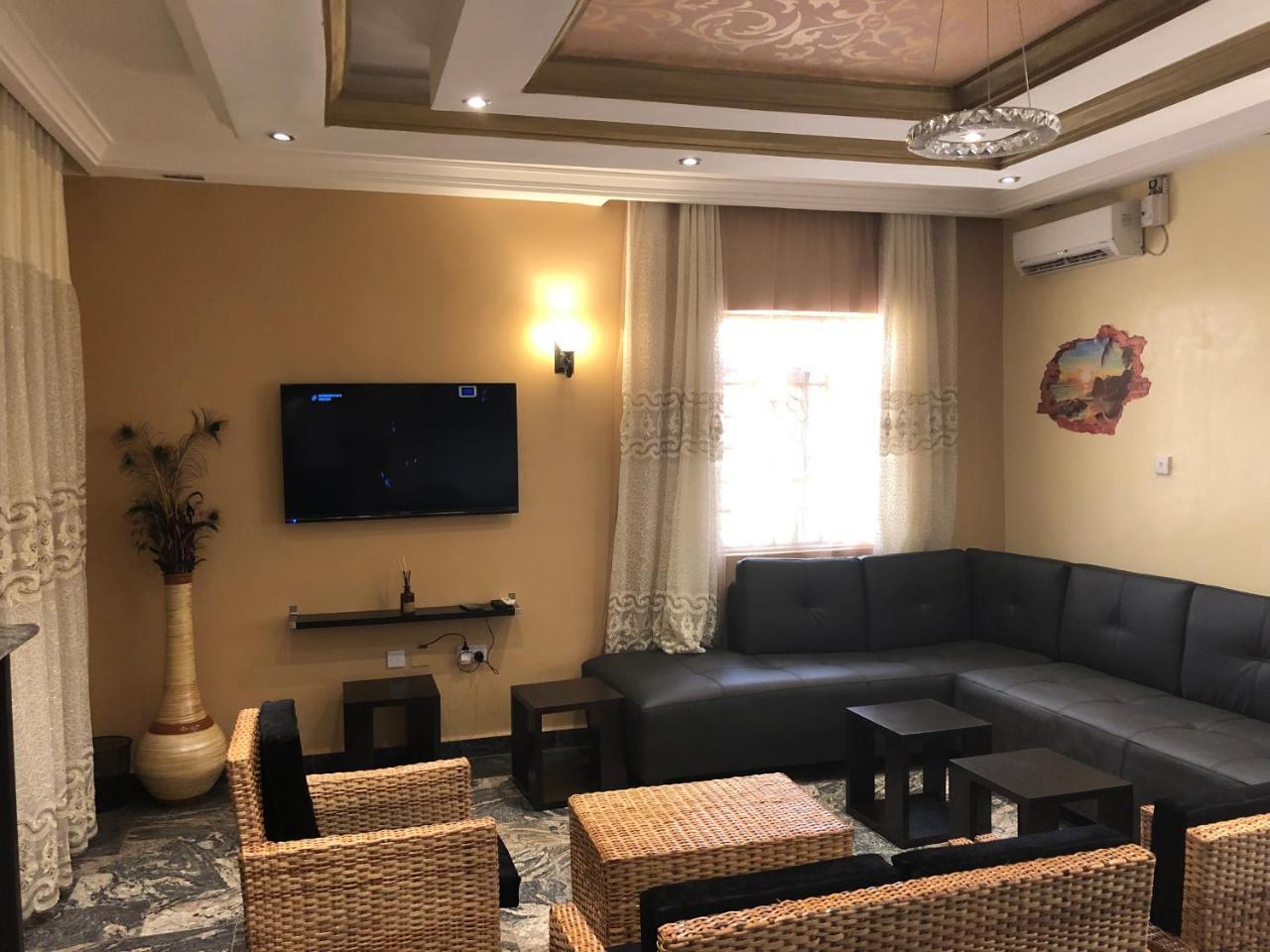 House X Hotell Abuja Eksteriør bilde